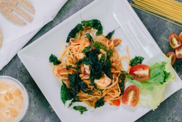 Basil Seafood Spaghetti (Spicy)